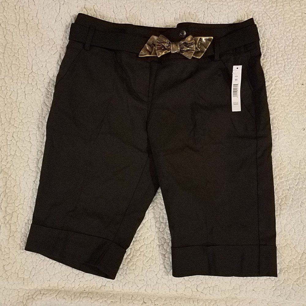 Juniors 11 Black Bermuda Shorts w/Metal Bow Belt by Courtenay NWT